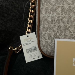 Michael Kors vanilla jet set crossbody